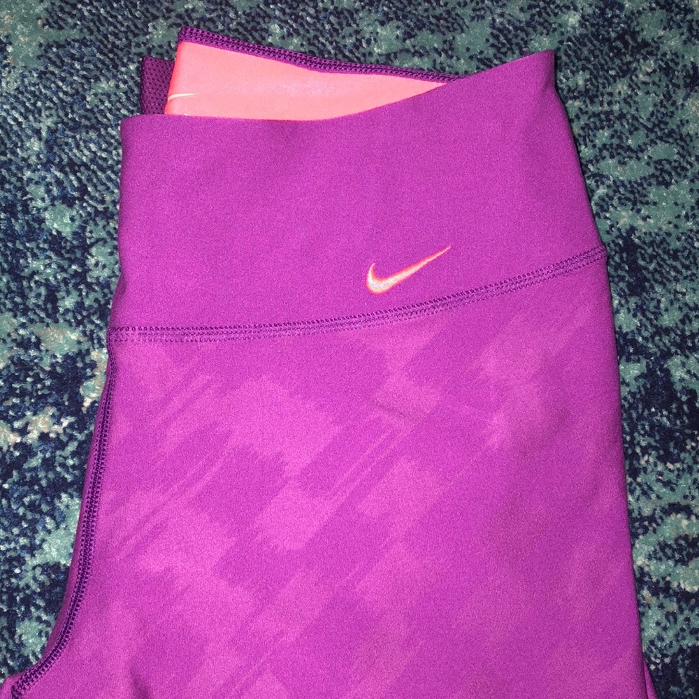 Plum purple nike cropped leggings
